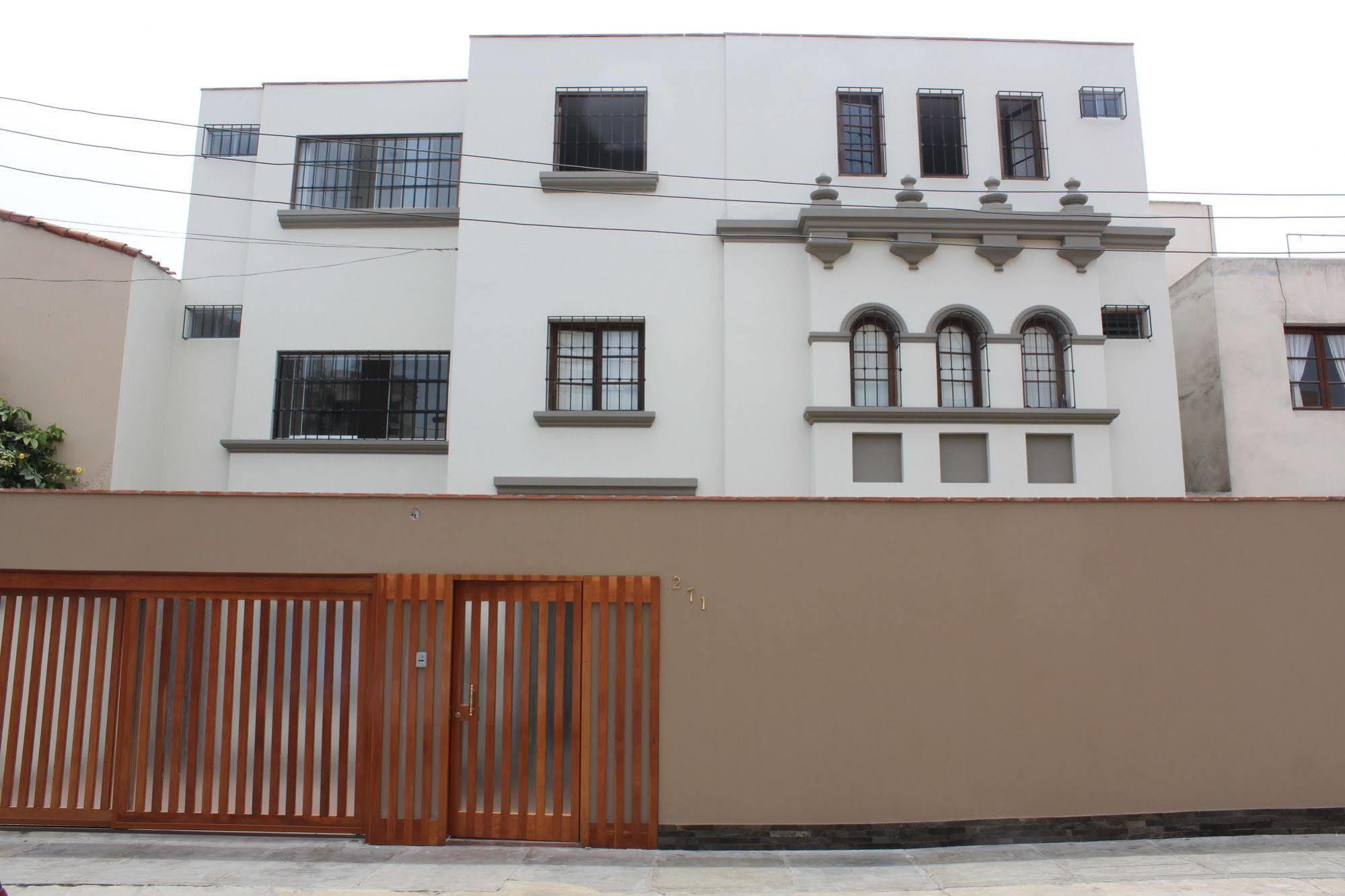 Bed & Breakfast - La Casa De Ceci Lima Exterior foto